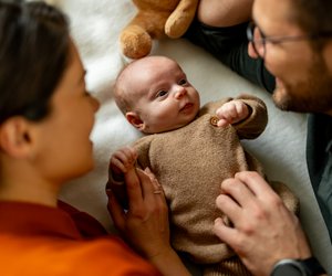 Mit diesen 17 hübsch gestalteten Sprüchen zur Geburt informiert ihr alle ganz schnell via WhatsApp über euer kleines Wunder