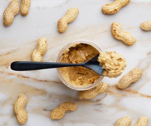 Ist Erdnussbutter vegan und worauf sollte ich achten?