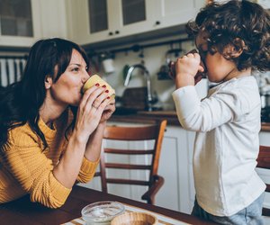 Eltern schwören darauf: Diese 5 Hausmittel helfen Kindern wirklich beim Abhusten