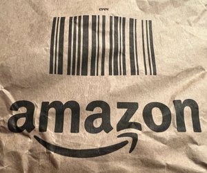 Hol dir gute Laune in den Garten mit den farbenprächtigen Kissenbezügen von Amazon