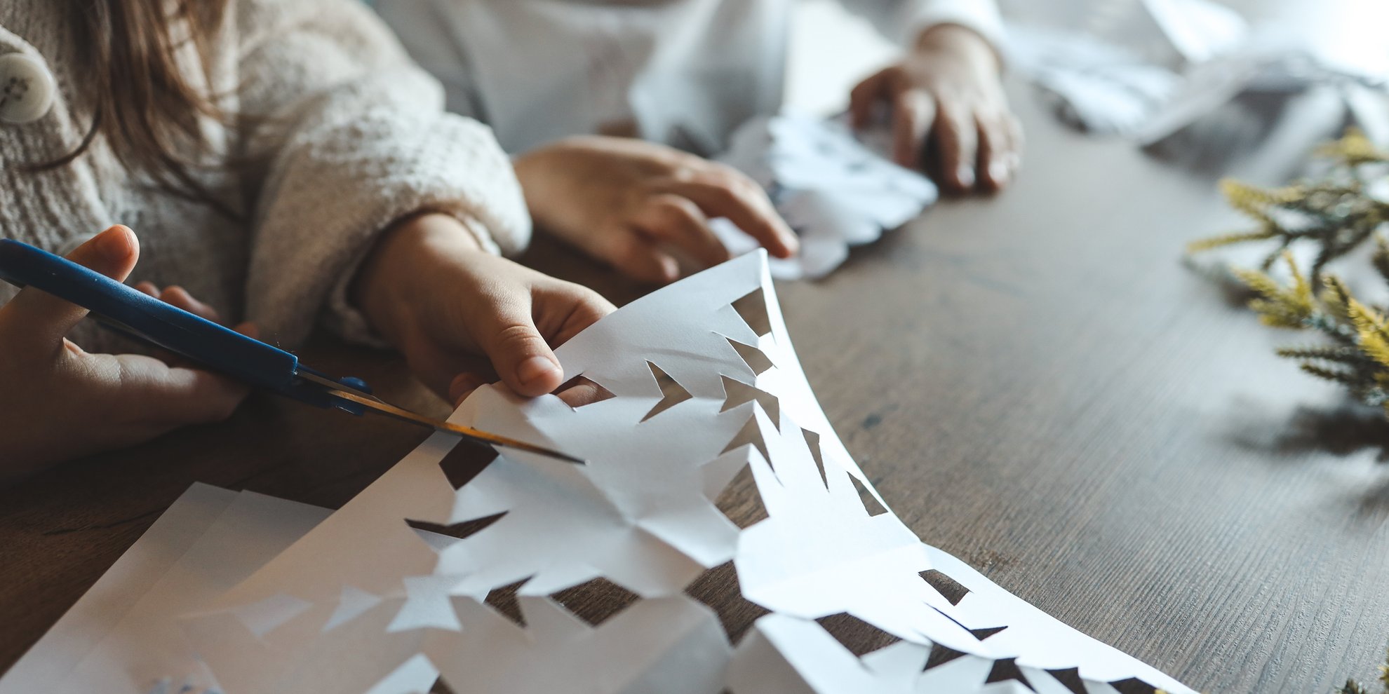 Hilft gegen Langeweile: Diese 11 Winter-Bastelsets begeistern jedes Kind