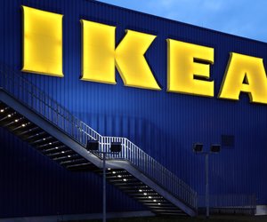 Praktisch in der Küche und im Badezimmer: Der Kinder-Tritthocker von Ikea