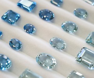 Blau wie der Ozean: 5 Geburtssteine in Traumblau und ihre Bedeutung