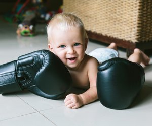 Mediziner-Tipp: So erkennst du, ob häufige Erkrankungen bei deinem Baby harmlos oder gefährlich sind