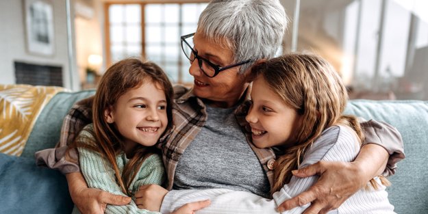 Psychologie: Diese kleinen Gesten von Großeltern verändern Kinder fürs Leben