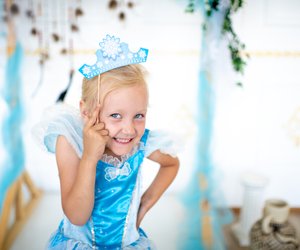 Wenn deine Kinder viele Faschingskostüme haben, ist dieses DIY für dich ein Muss