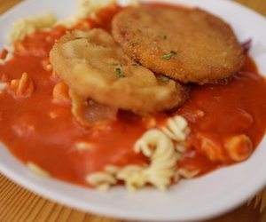 Mutti kocht Jägerschnitzel! 6 Retro-Rezepte aus DDR-Zeiten