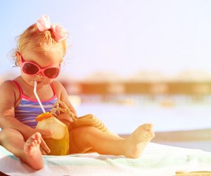 Dein Kleinkind trinkt zu wenig? Probier diese Tricks